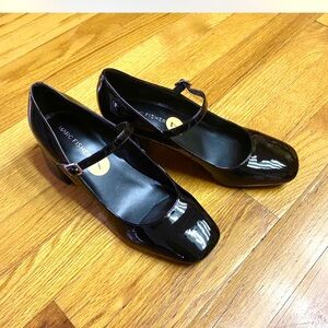 Marc Fisher black patent shoes. Size 7.